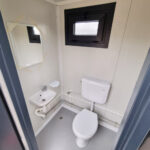 sanit-rcontainer_wc_waschbecken_spiegel