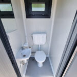 sanitaercontainer_fuer_mann_und_frau_frauenkabine