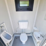 sanitaercontainer_fuer_mann_und_frau_maennerkabine